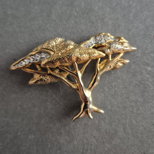 Vergoldete Baum-Brosche mit Strass – Naturmotiv im edlen Design