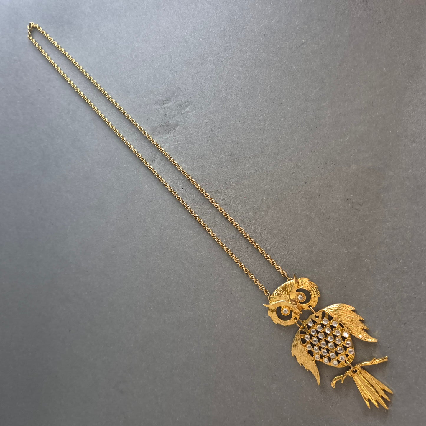 Vergoldete Eulen-Halskette mit Strass – Vintage-Schmuck mit Charakter