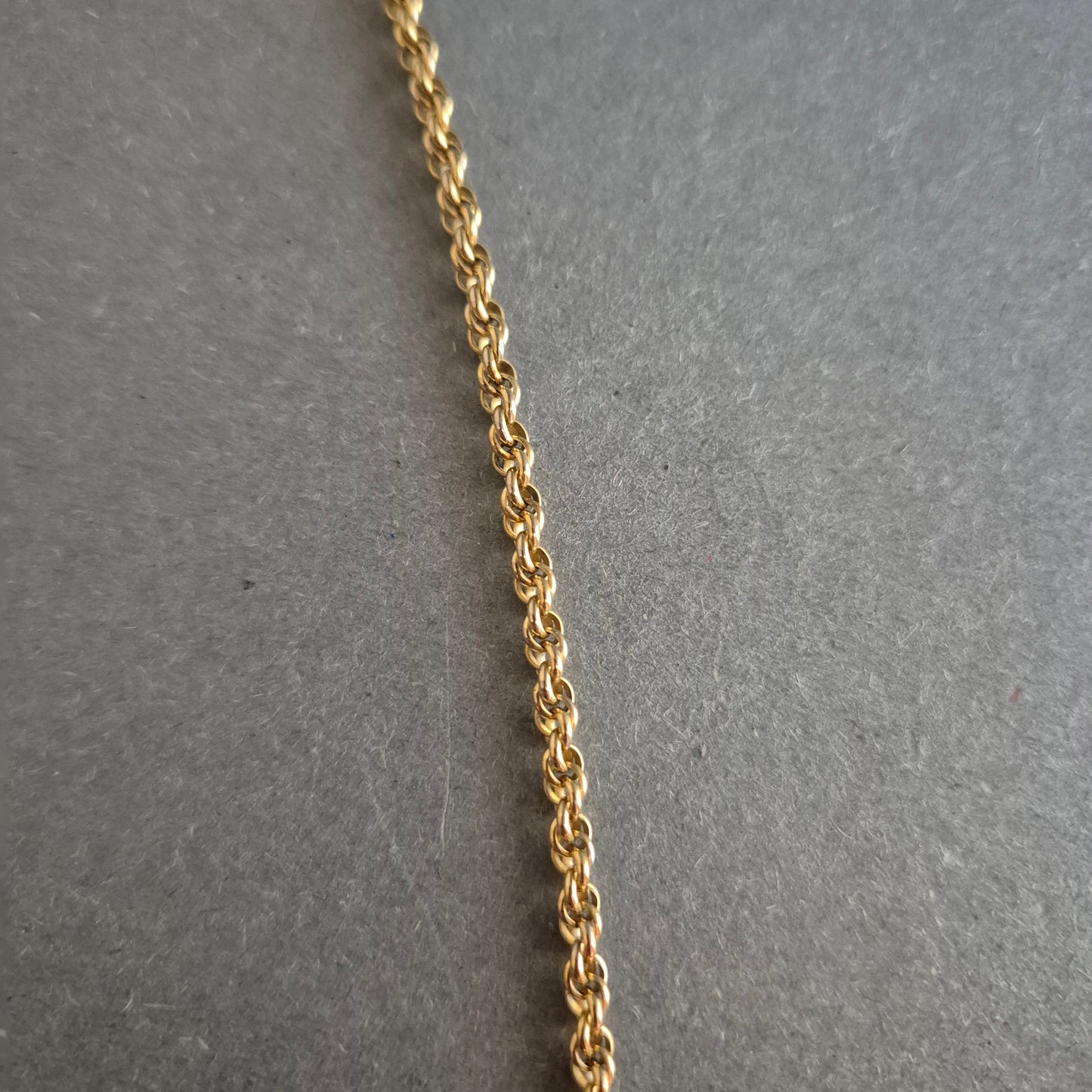 Vergoldete Eulen-Halskette mit Strass – Vintage-Schmuck mit Charakter