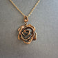 Vergoldete Halskette mit Rosenanhänger – Romantisches Design in Vintage-Optik