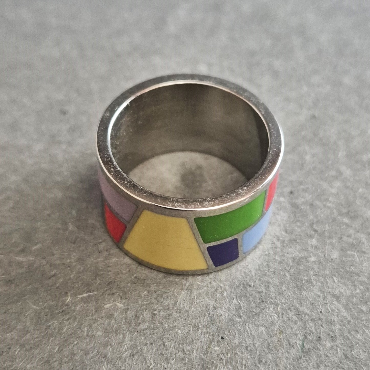 Breiter Edelstahlring mit bunter Emaille – Geometrischer Pop-Art-Stil
