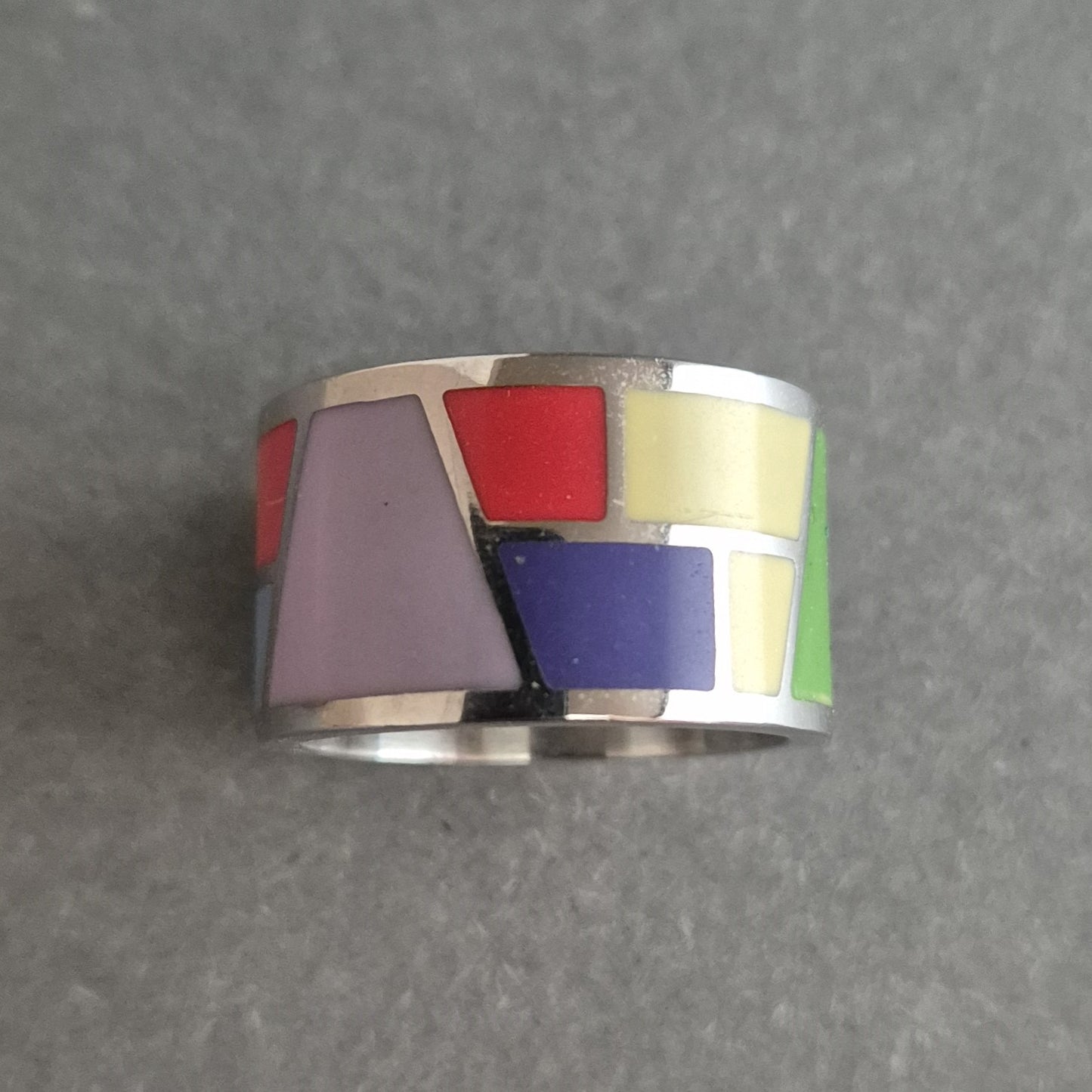 Breiter Edelstahlring mit bunter Emaille – Geometrischer Pop-Art-Stil