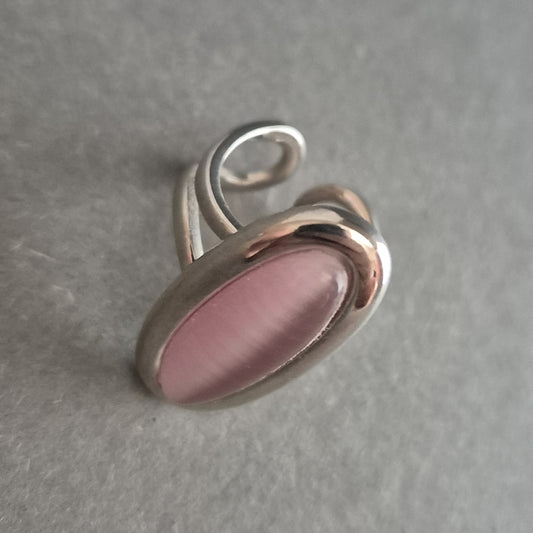 Eleganter Damenring mit Katzenaugeneffekt – Roséfarbener Blickfang