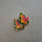 Herbstliche Brosche mit bunten Ahornblättern – Vintage-Charme in Emaille
