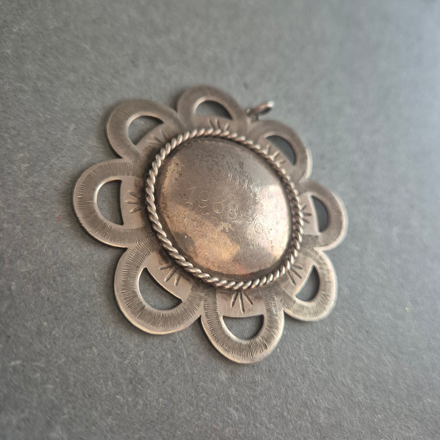 Historischer Anhänger Carl Jasper aus 900er Silber – Handarbeit von 1968