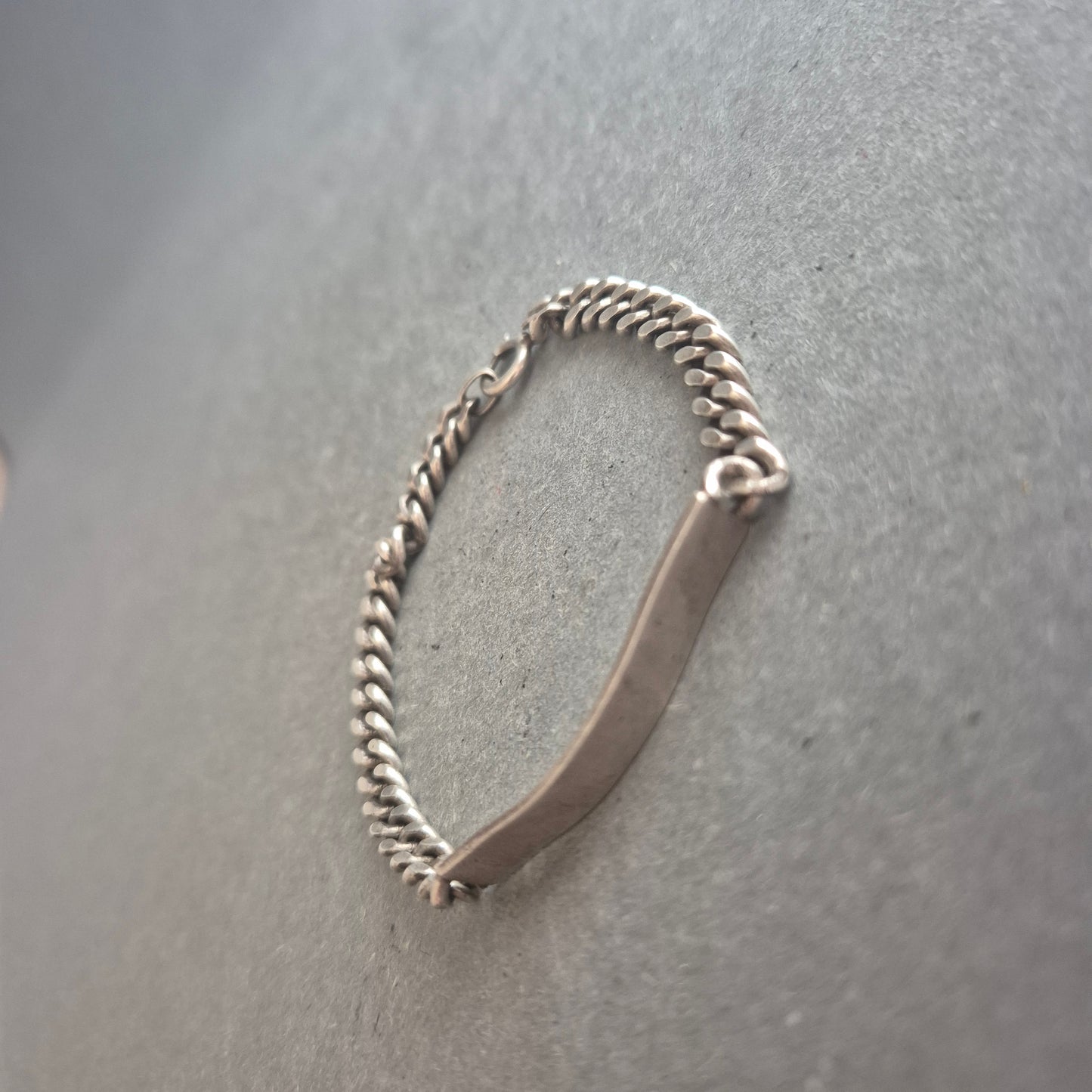 Klassisches ID-Armband aus 925er Silber – Gravurfeld & Panzerkette