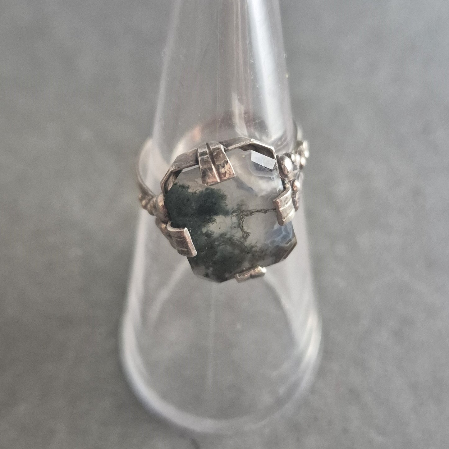 Vintage Damenring mit Moosachat – Handgefasst in 835er Silber