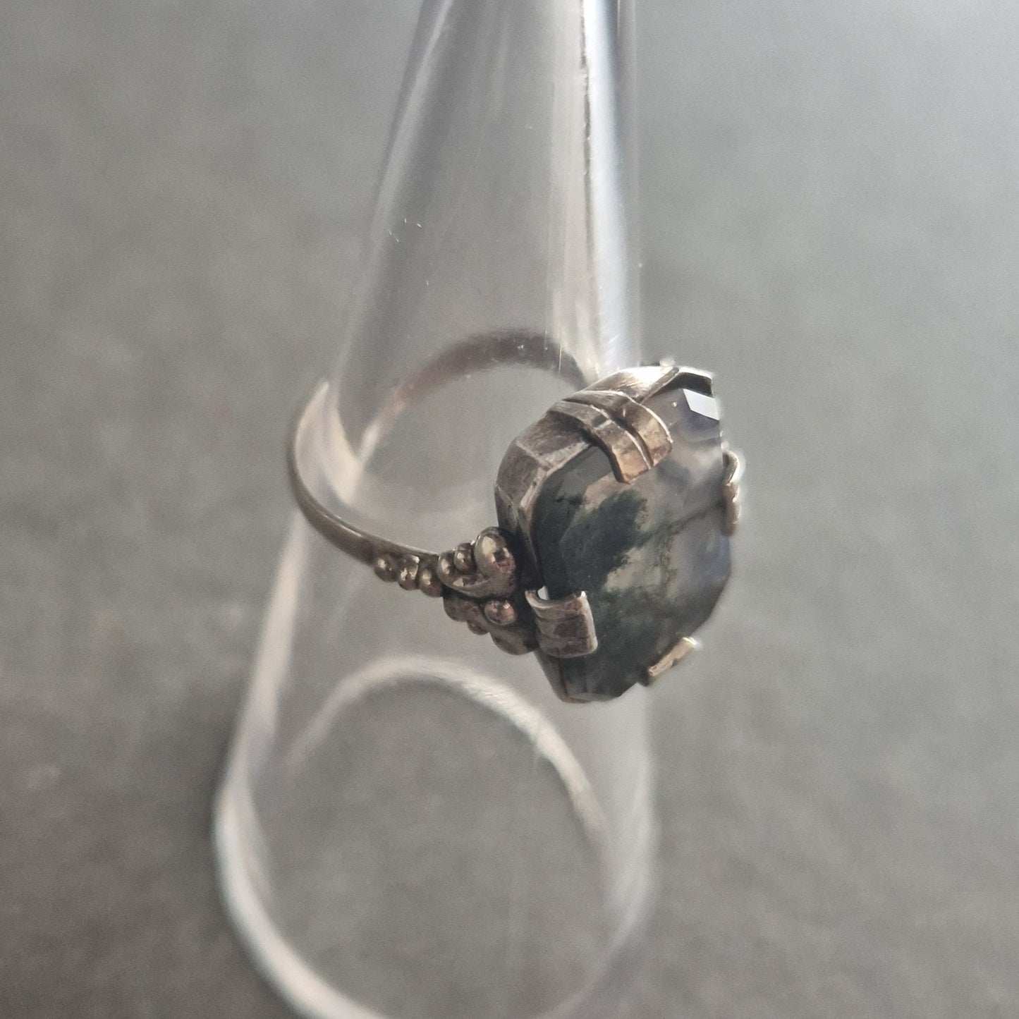 Vintage Damenring mit Moosachat – Handgefasst in 835er Silber