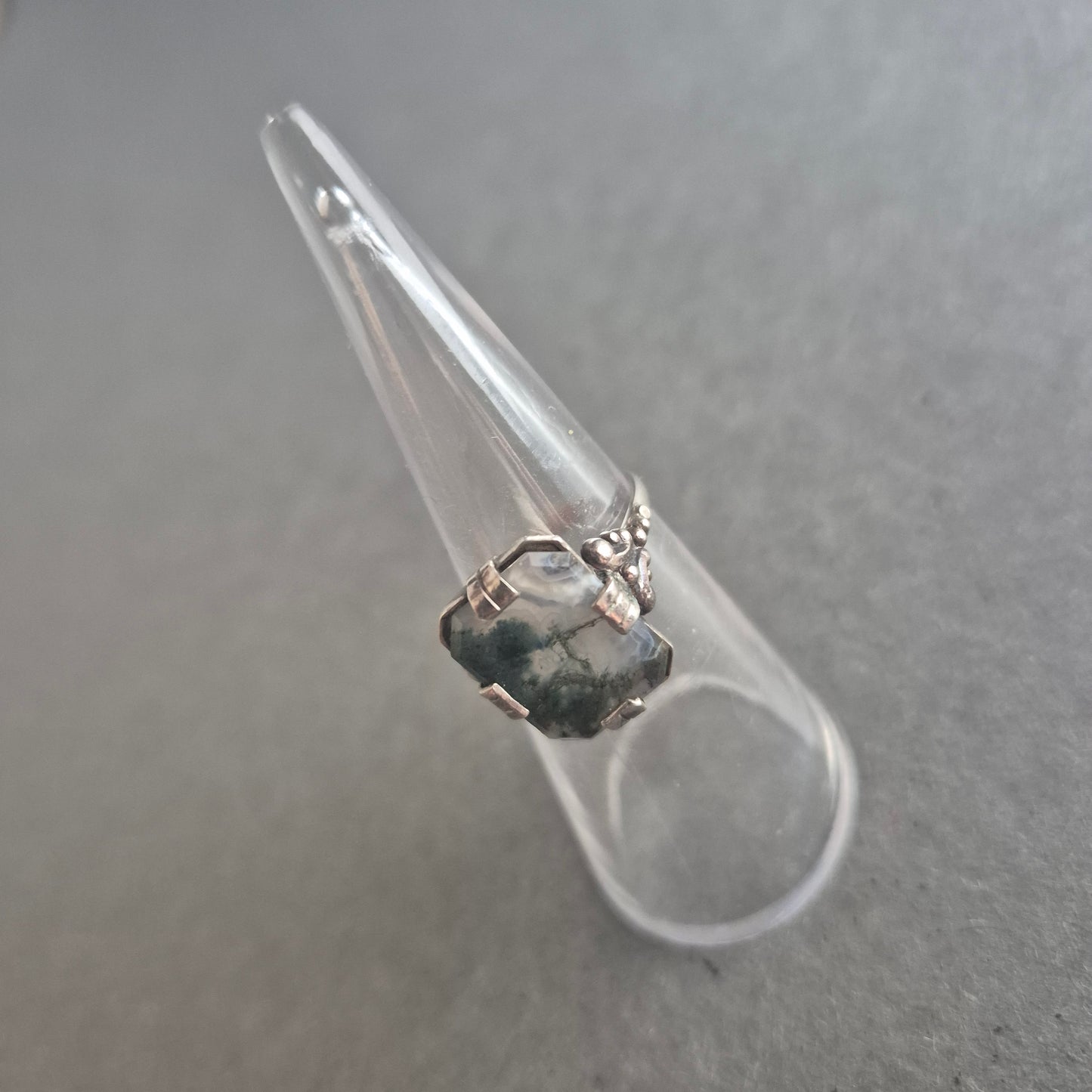 Vintage Damenring mit Moosachat – Handgefasst in 835er Silber