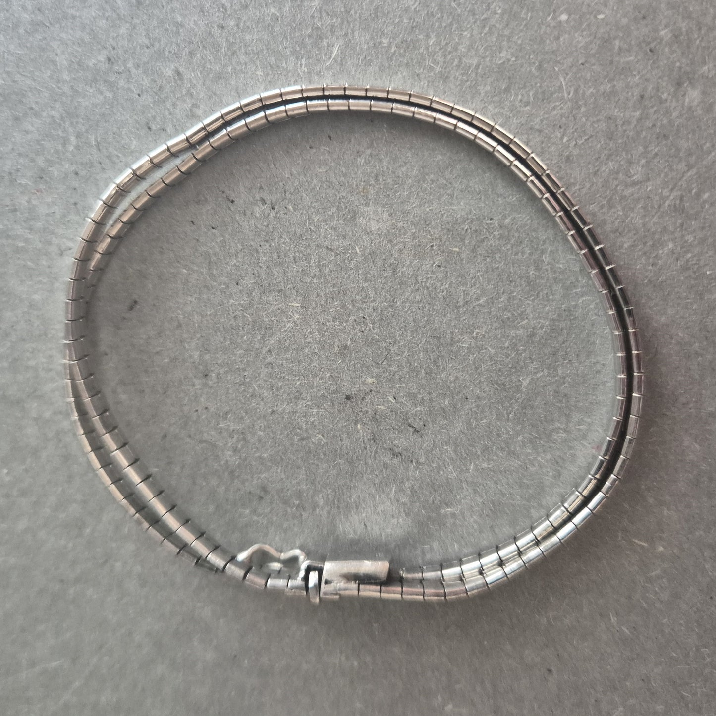 Schlichtes Damenarmband aus 835er Silber – Flexibles Design im Retro-Stil