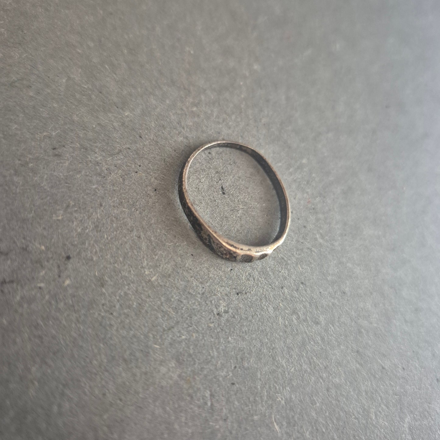 Schlichter Vintage-Ring aus Silber – Zarter Unisex-Stil