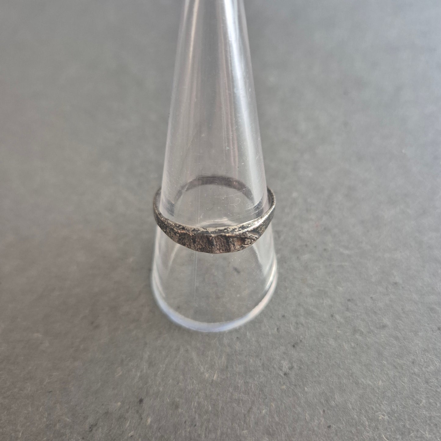 Schlichter Vintage-Ring aus Silber – Zarter Unisex-Stil