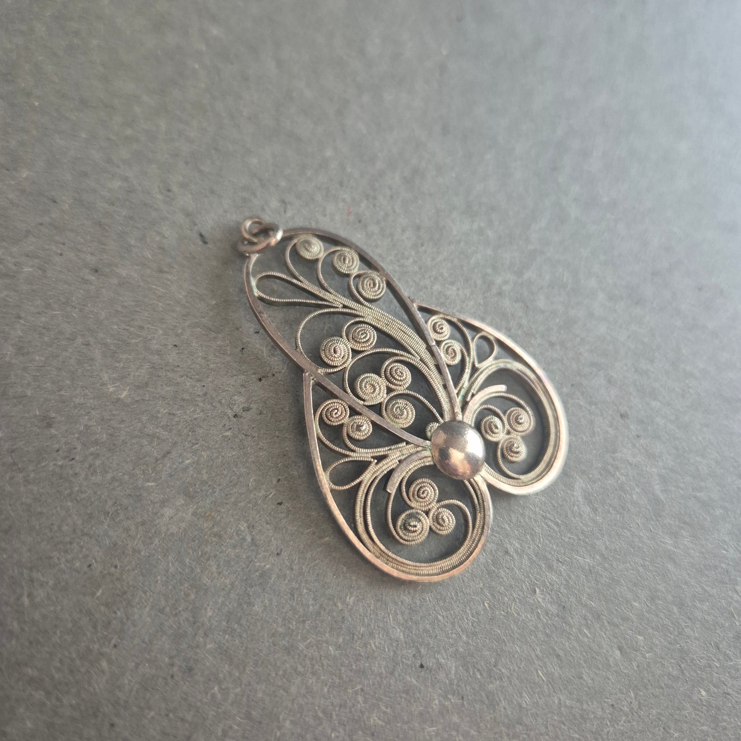Feiner Filigran-Anhänger aus 925er Silber – Florales Vintage-Design