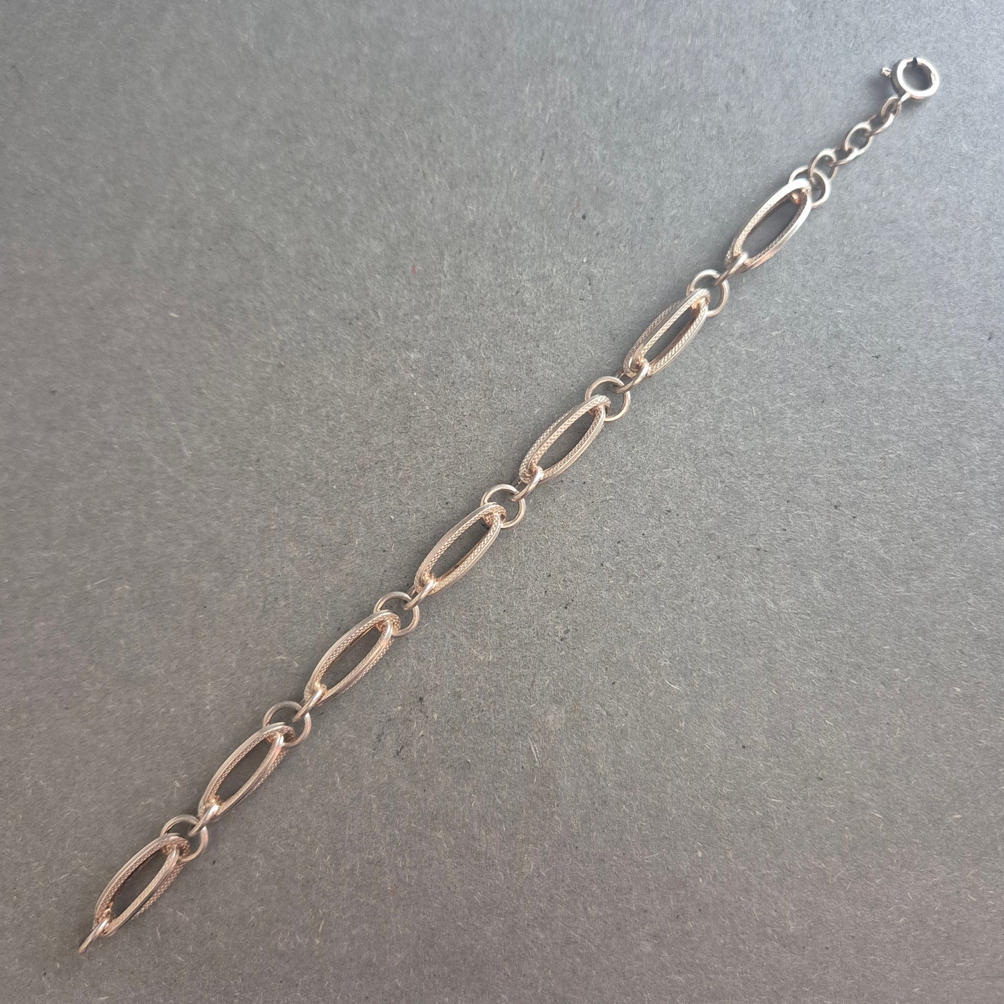 Feines Armband aus 835er Silber – Hohlglieder im klassischen Vintage-Stil