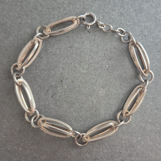 Feines Armband aus 835er Silber – Hohlglieder im klassischen Vintage-Stil