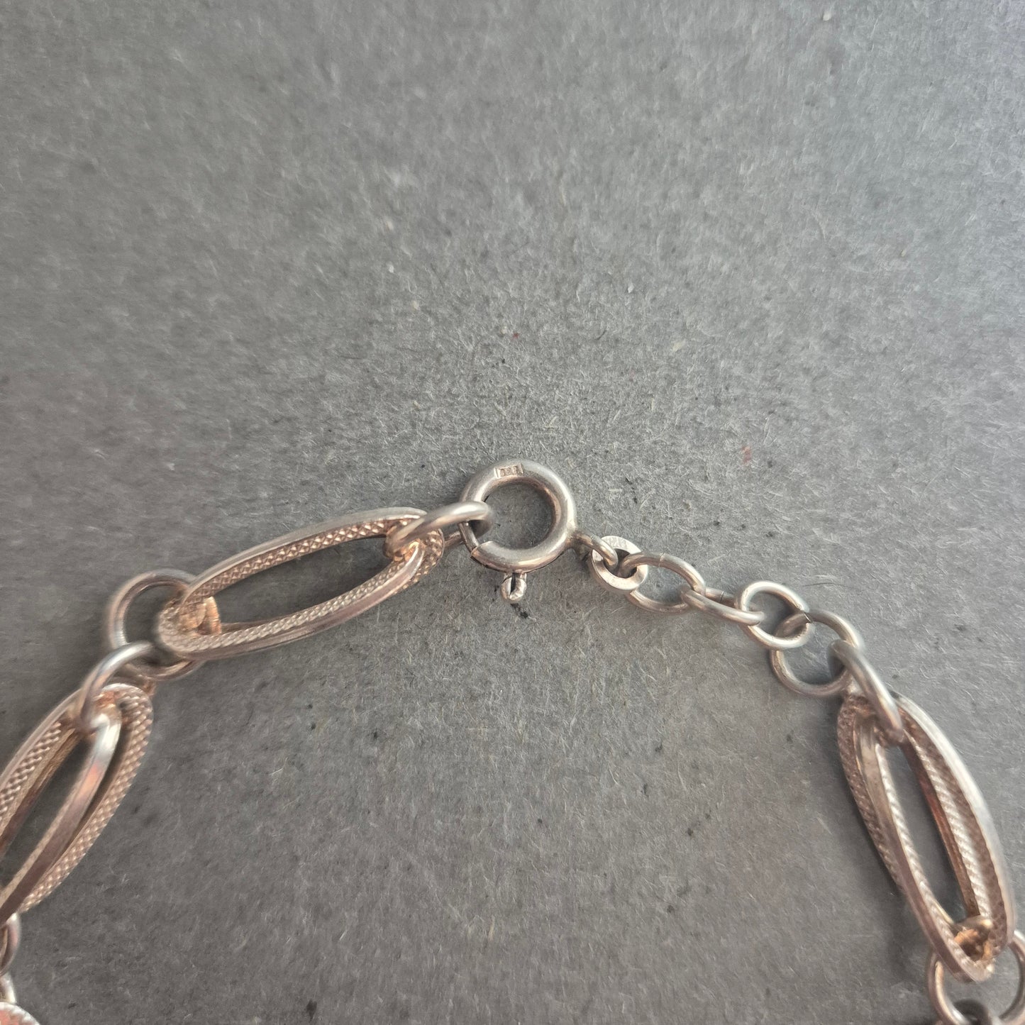 Feines Armband aus 835er Silber – Hohlglieder im klassischen Vintage-Stil