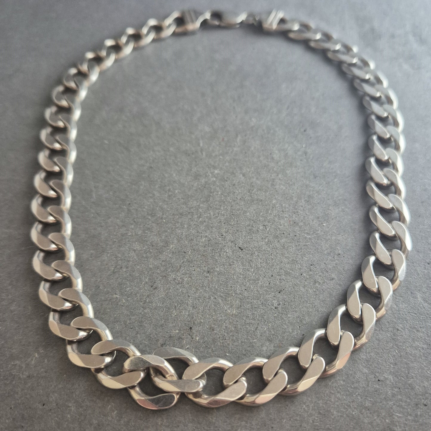 Massive 925er Silberkette für Herren – Breite Glieder im Panzerstil