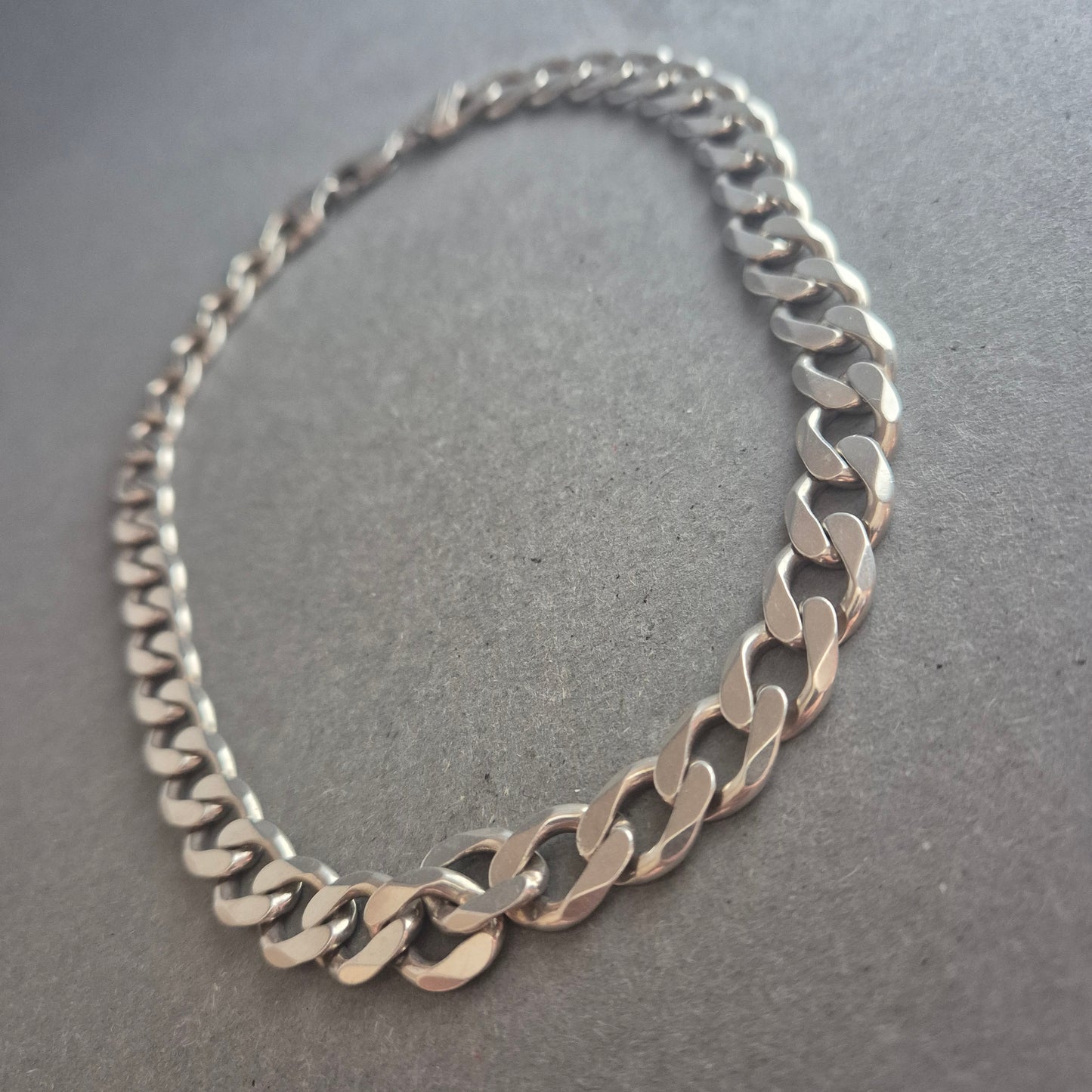 Massive 925er Silberkette für Herren – Breite Glieder im Panzerstil