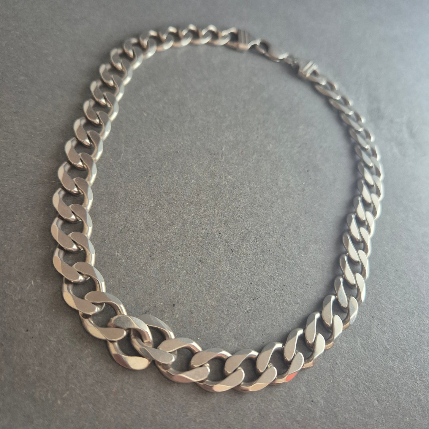 Massive 925er Silberkette für Herren – Breite Glieder im Panzerstil