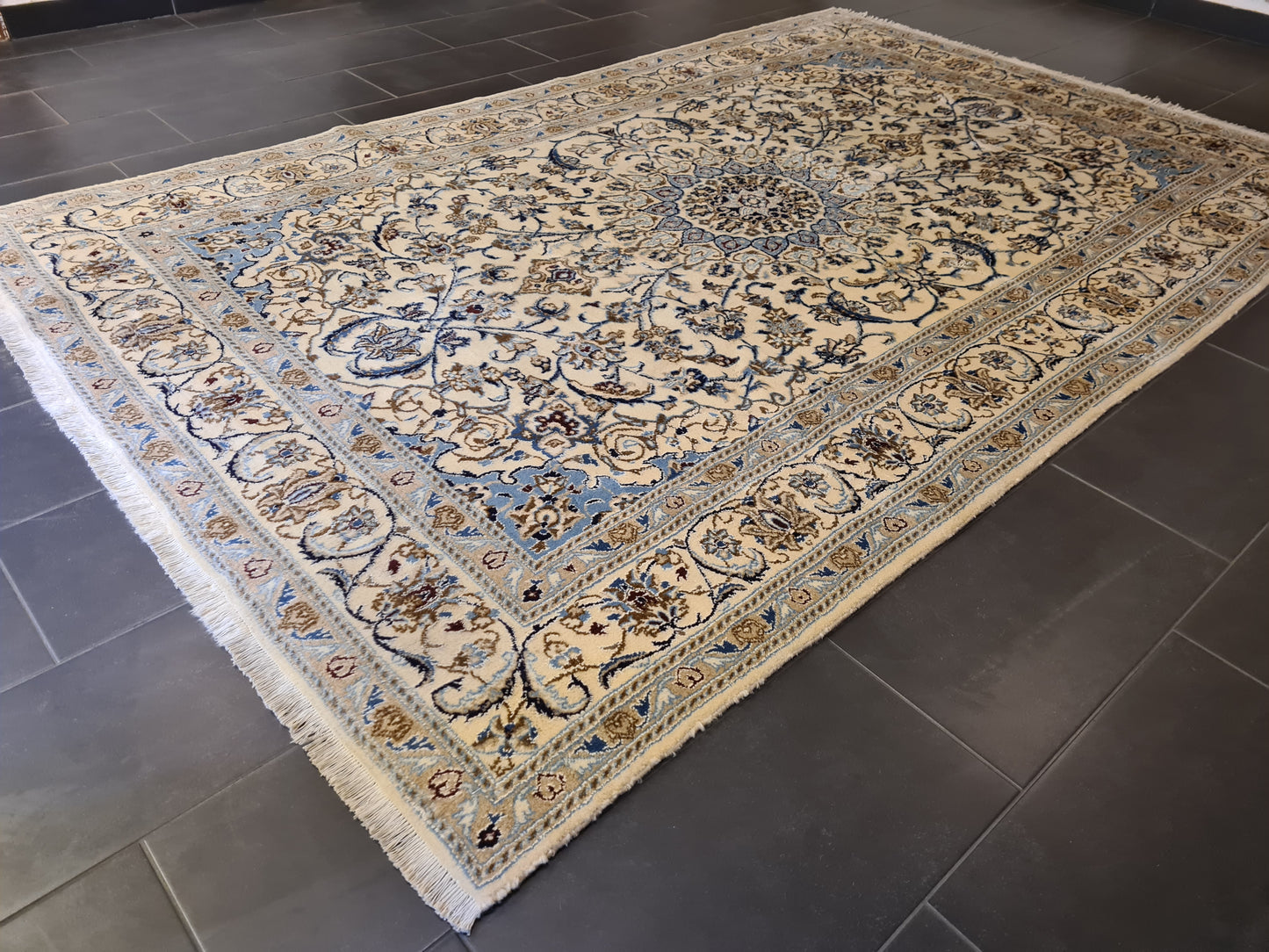 Perserteppich Orientteppich Handgeknüpfter Teppich Nain Seide 310x190cm