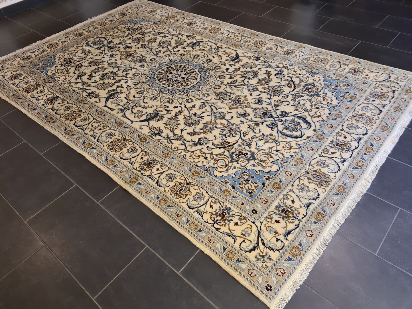 Perserteppich Orientteppich Handgeknüpfter Teppich Nain Seide 310x190cm