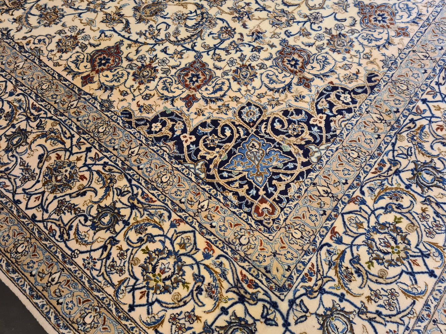 Seiden Perserteppich Handgeknüpfter Teppich Nain Habibian 365x255cm