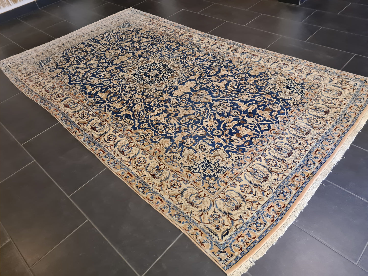 Seidenteppich Perserteppich Handgeknüpfter Teppich Nain 270x155cm