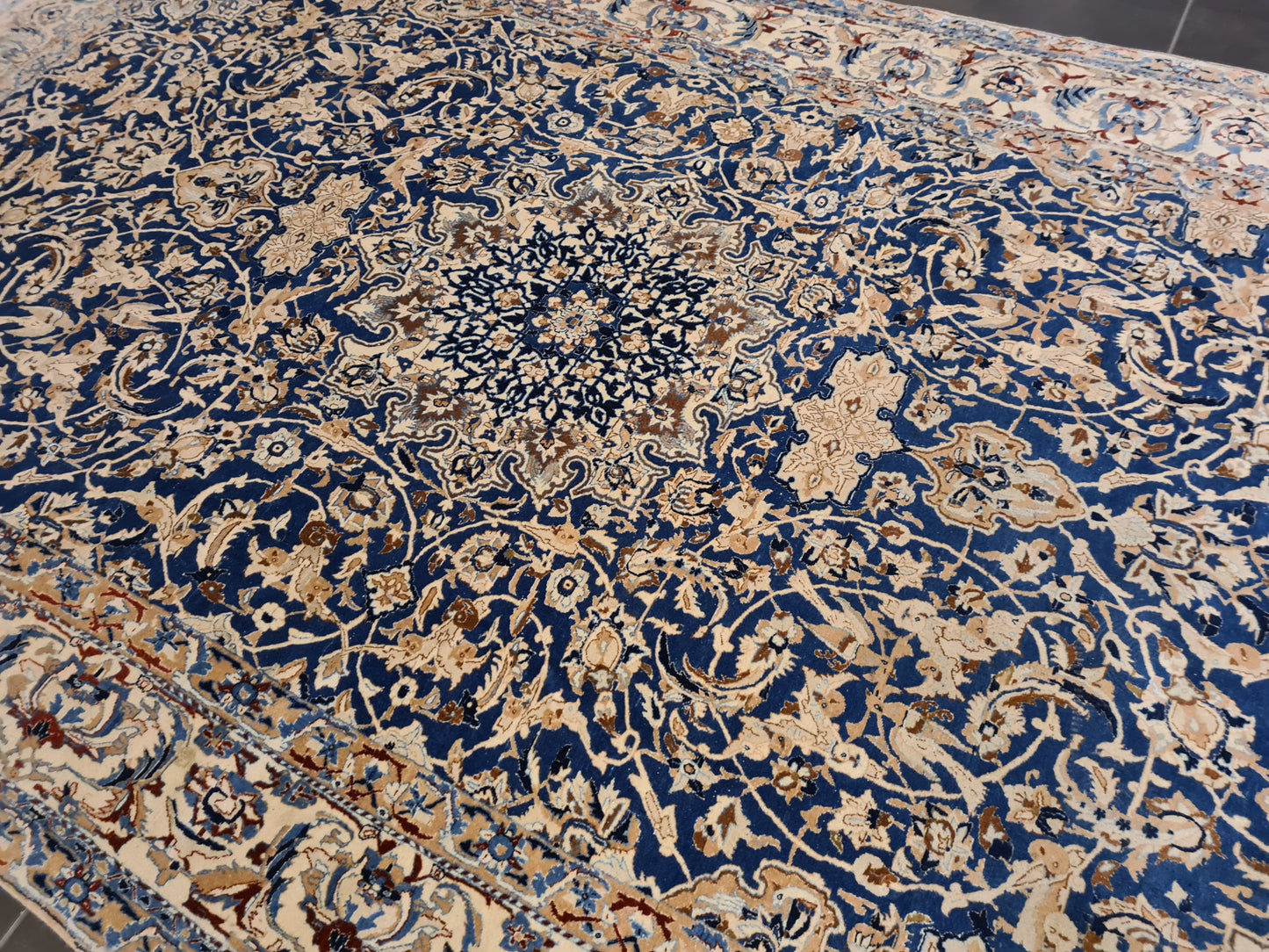 Seidenteppich Perserteppich Handgeknüpfter Teppich Nain 270x155cm