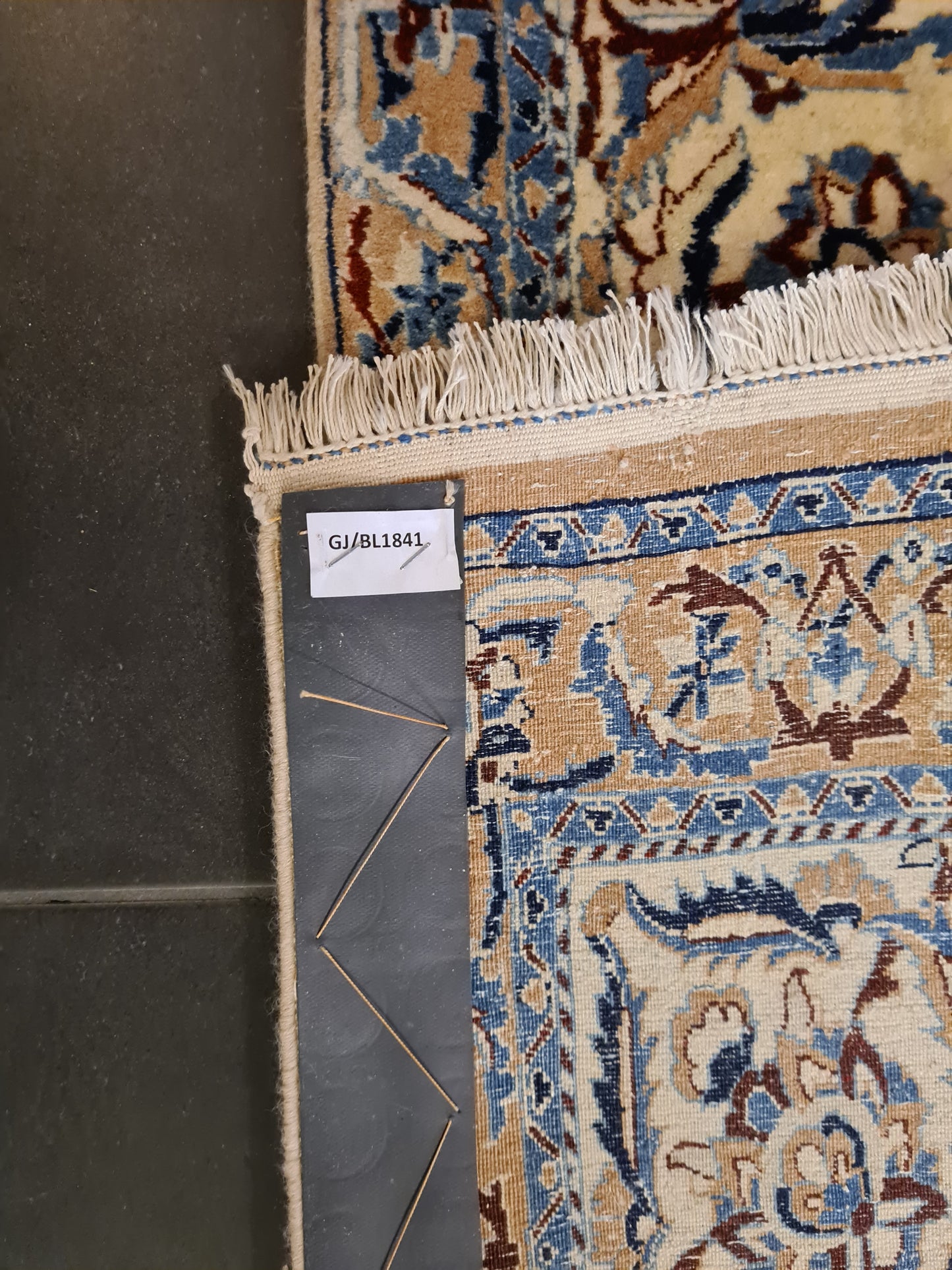 Seidenteppich Perserteppich Handgeknüpfter Teppich Nain 270x155cm