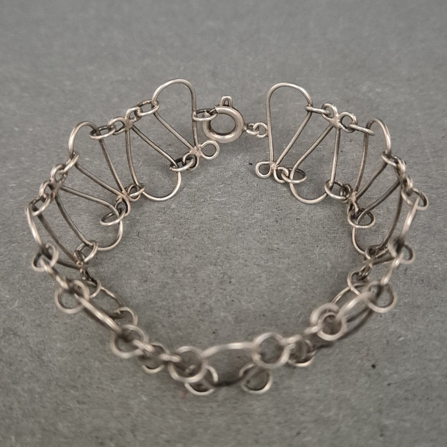 Filigranes Vintage-Armband aus Silber – Handgefertigtes Design der 60er