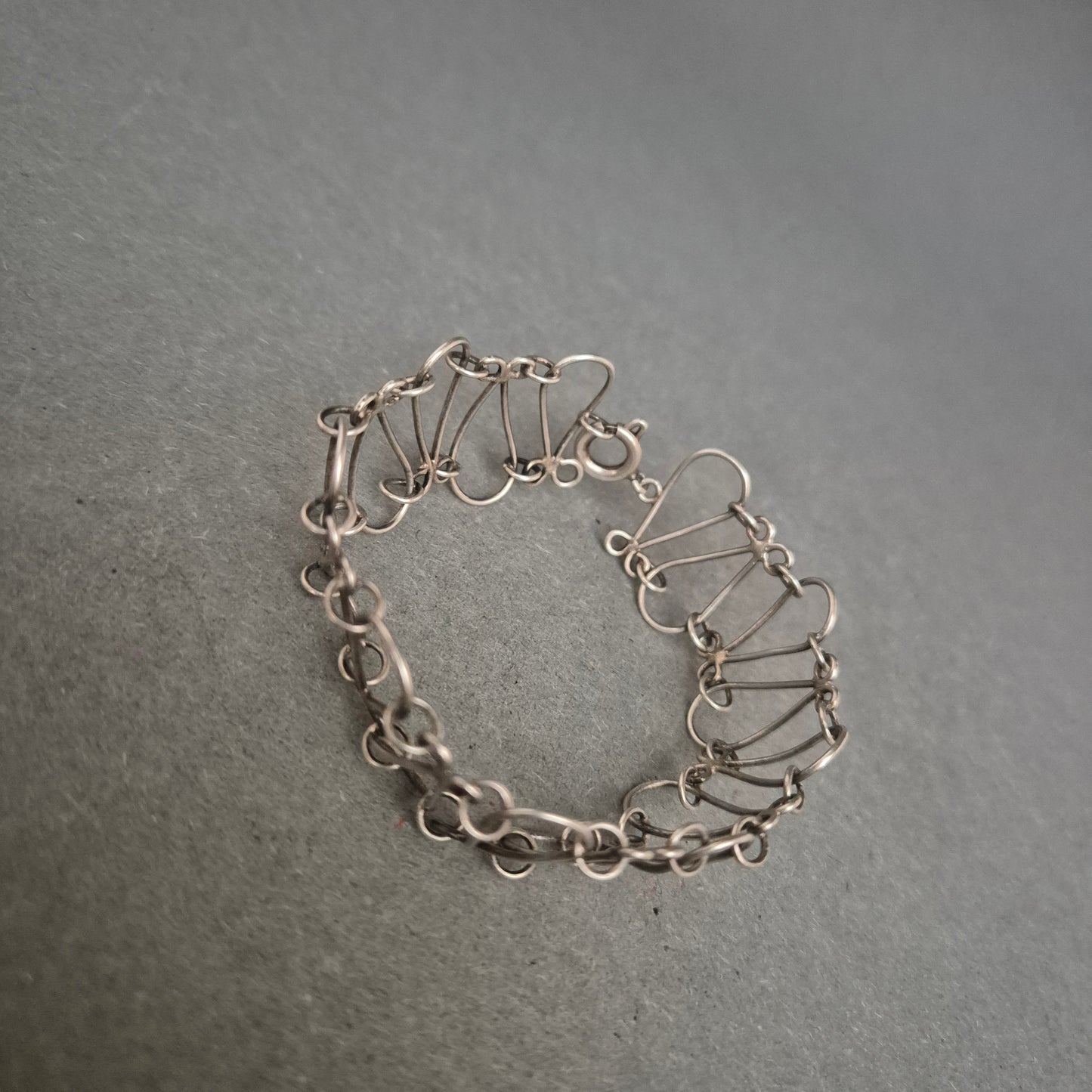 Filigranes Vintage-Armband aus Silber – Handgefertigtes Design der 60er