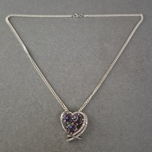 Elegante 925er Silberkette mit Herzanhänger und violetten Kristallen