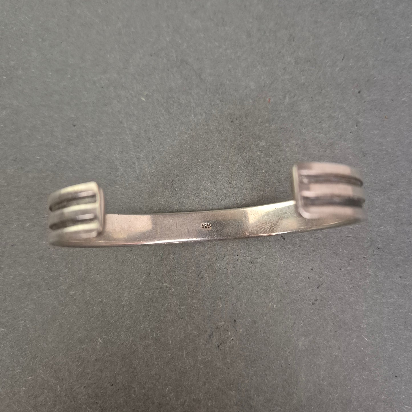 925er Silber Armreif mit Delphin-Motiv – Offenes Design, 30 g schwer