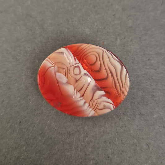 Vintage Anstecknadel Paris – Rotes Marmor-Design im Art-Déco-Stil