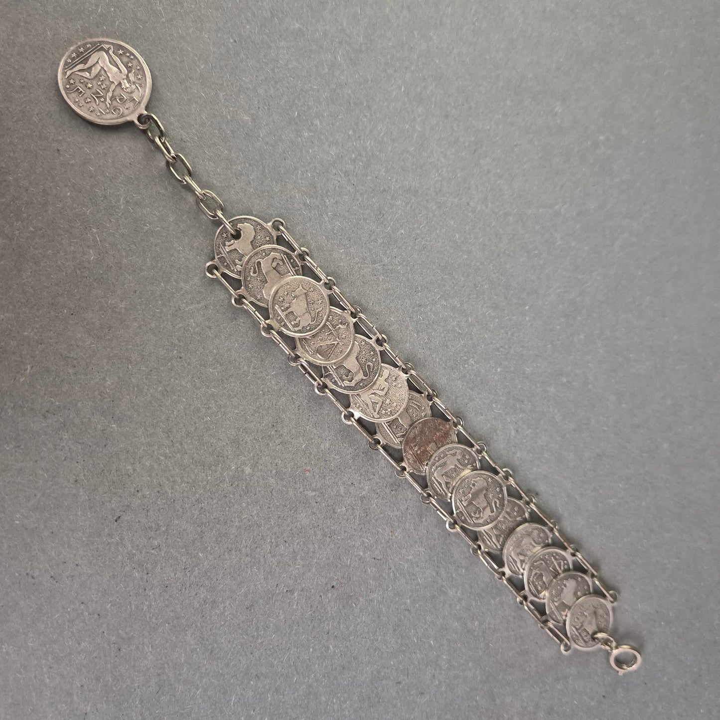 Silberarmband mit Tierkreiszeichen – 26 g Charme im Vintage-Look