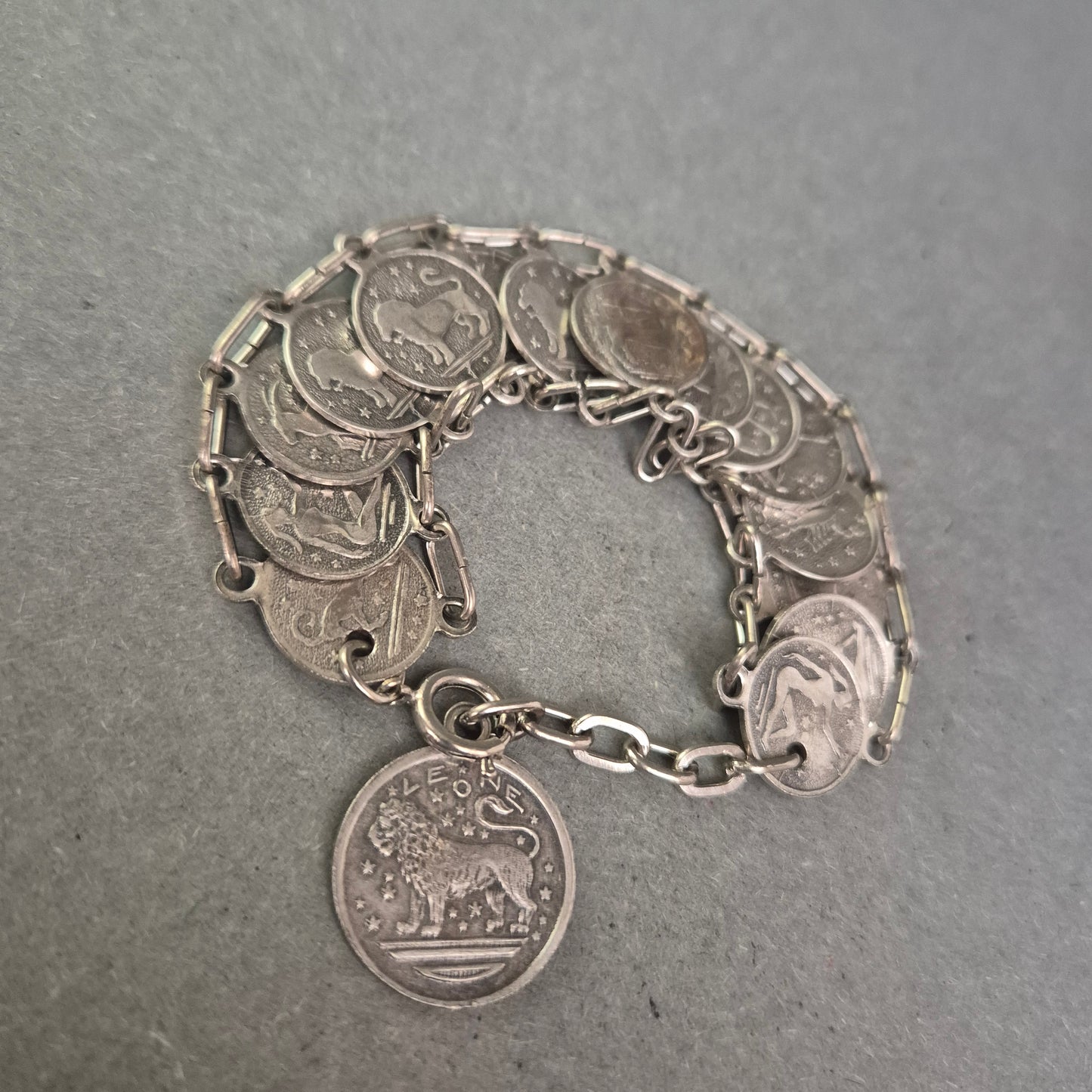 Silberarmband mit Tierkreiszeichen – 26 g Charme im Vintage-Look