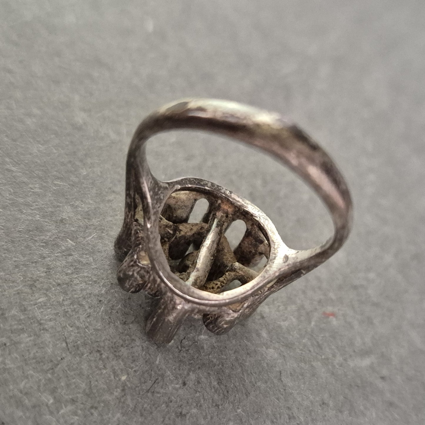 Vintage Silberring – Skulpturales Design im Brutalismus-Stil
