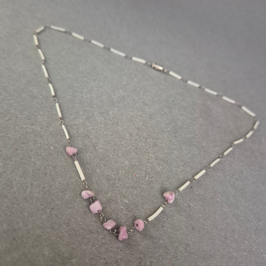 Zarte Silberkette mit rosa Steinen – Feiner Vintage-Look