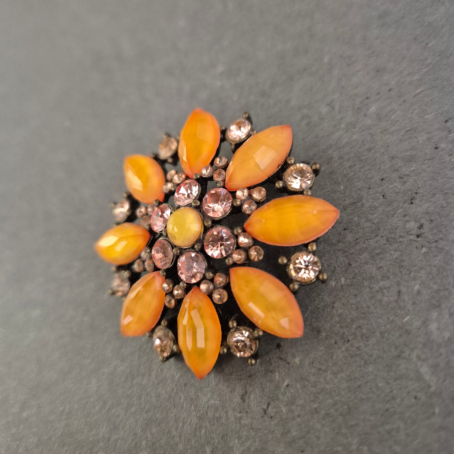 Vintage Brosche im Sonnenblumen-Stil – Strass & Glaskristalle