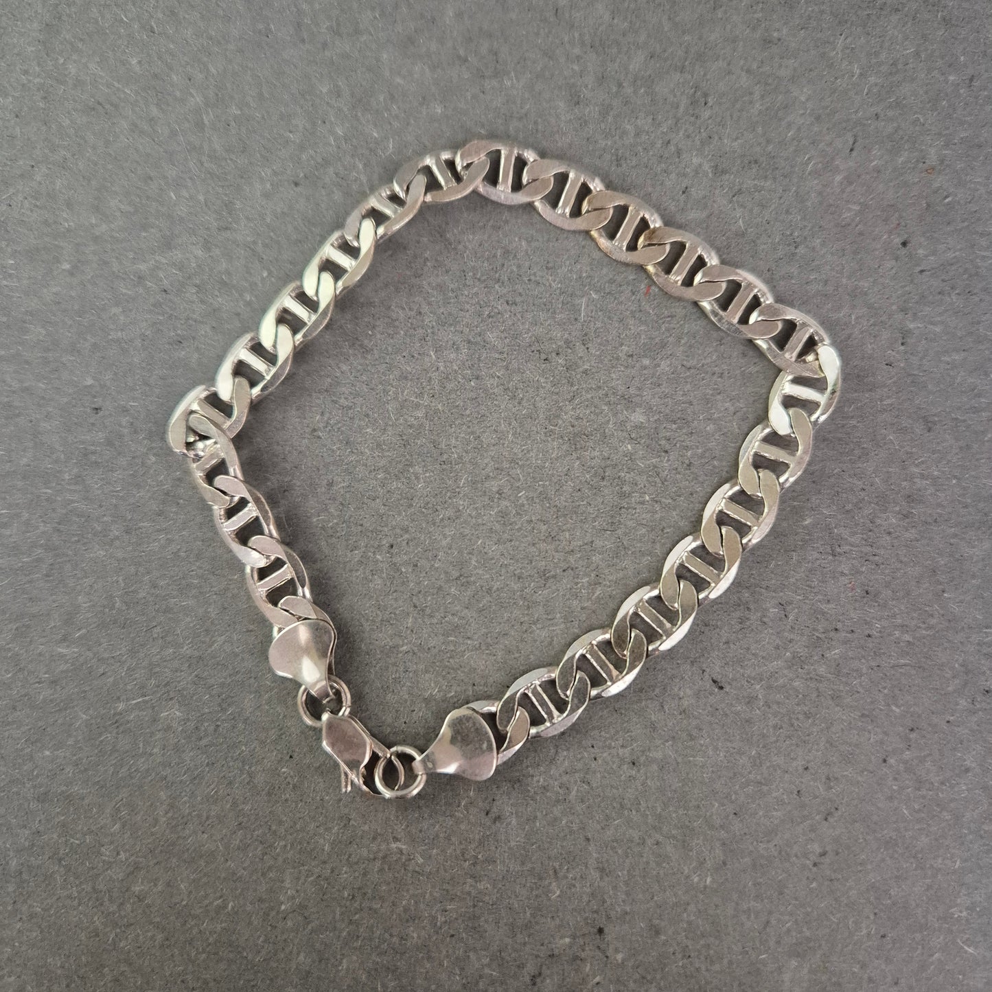 Massives Silberarmband für Herren – Klassisches Flachpanzer-Design