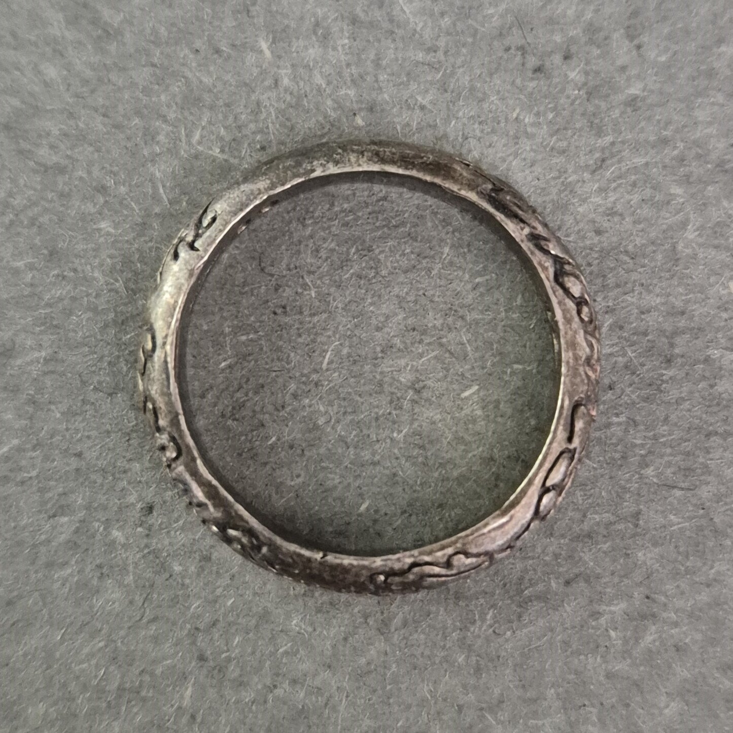 Rustikaler Vintage-Ring aus Silber – Organisches Strukturdesign