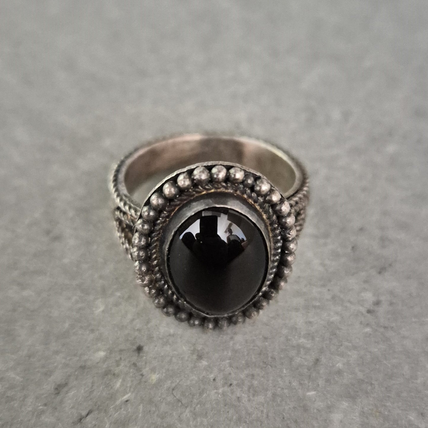 925er Silberring mit Onyx-Cabochon – Orientalischer Ethno-Stil