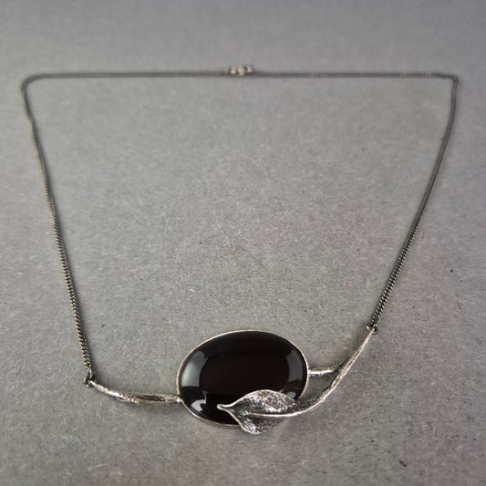 Vintage Silberkette mit Onyx & Blattform – Künstlerisches Design