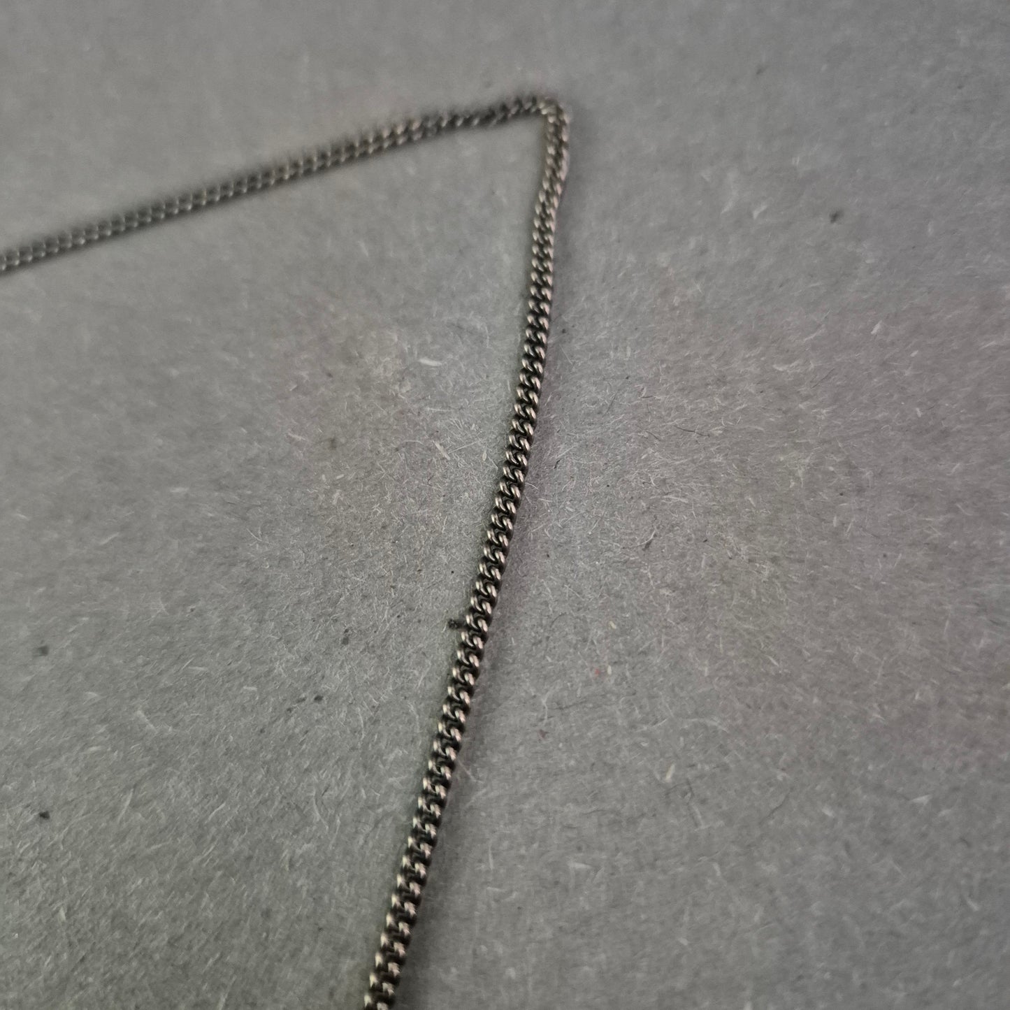 Vintage Silberkette mit Onyx & Blattform – Künstlerisches Design