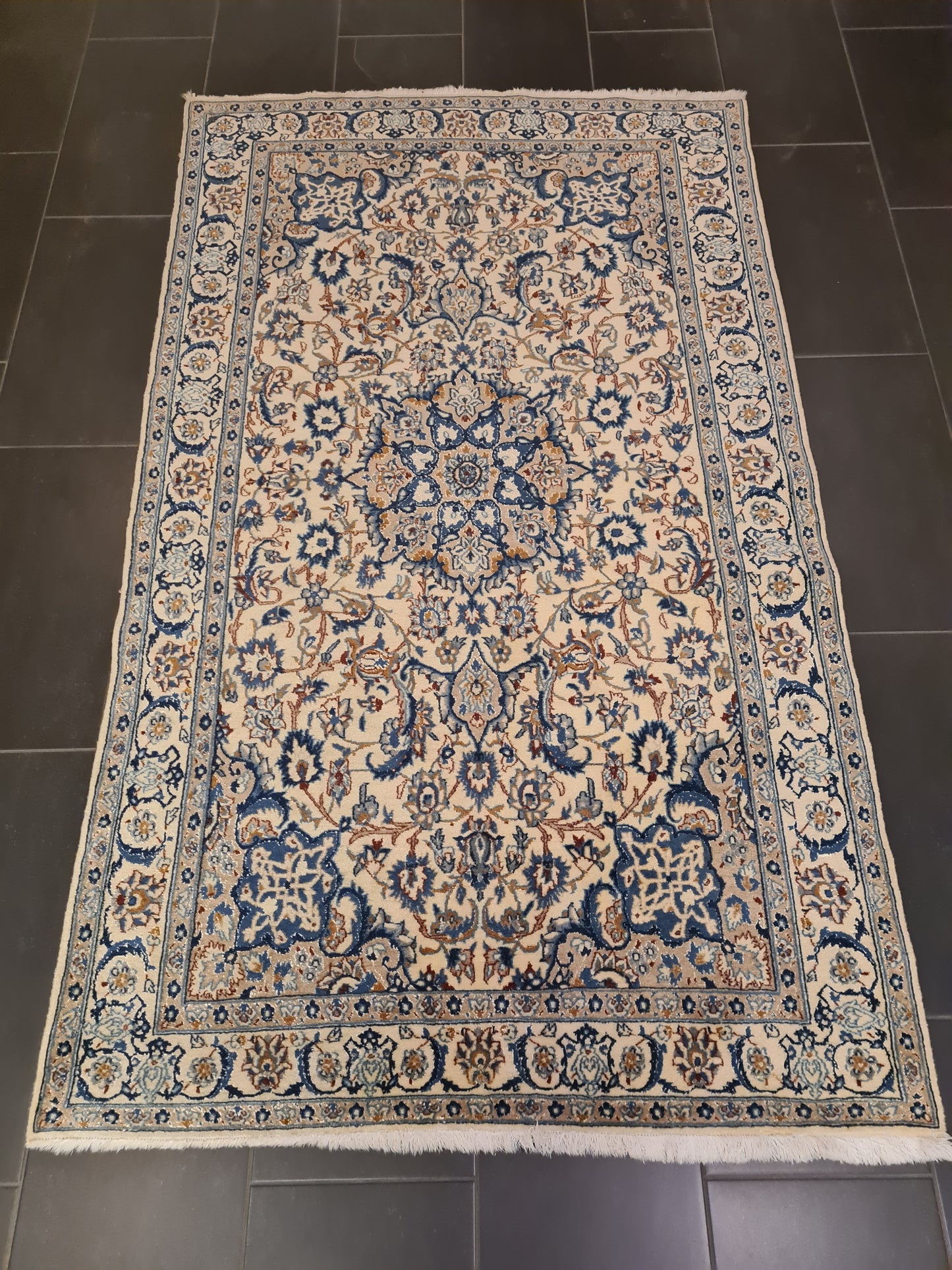 Perserteppich Orientteppich Handgeknüpfter Teppich Nain Seide 216x124cm