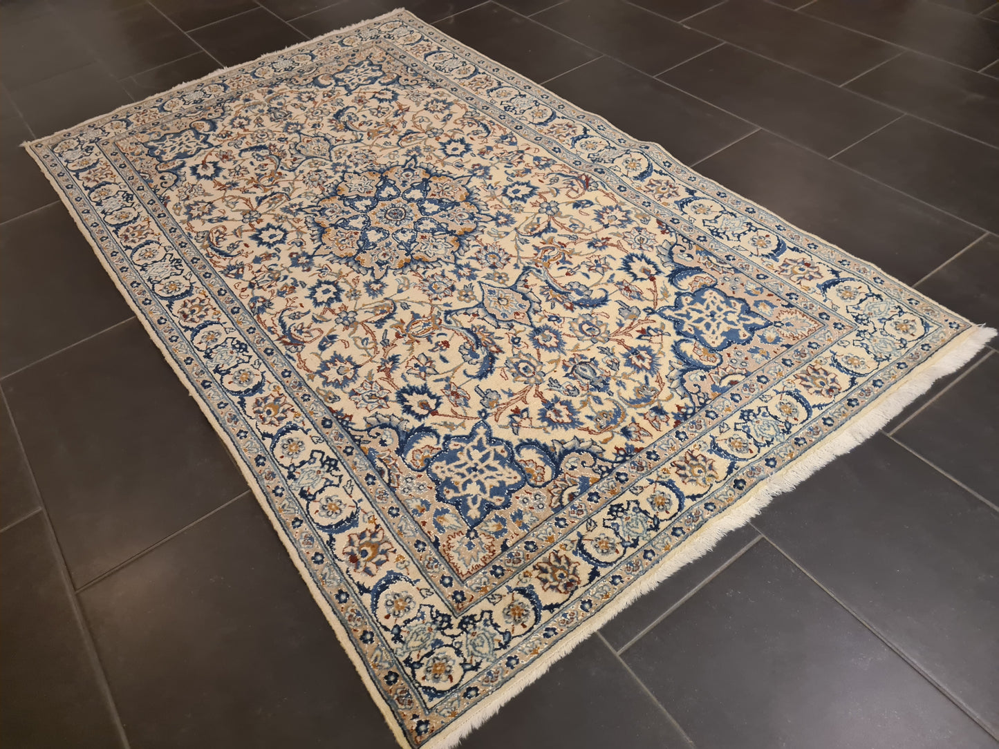 Perserteppich Orientteppich Handgeknüpfter Teppich Nain Seide 216x124cm