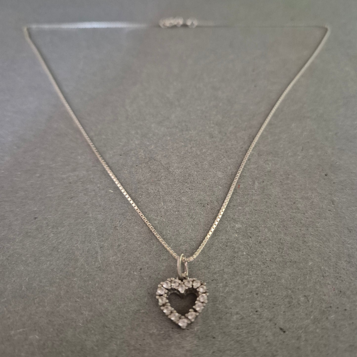 925er Silberkette mit Herzanhänger – Funkelnde Eleganz für jeden Anlass