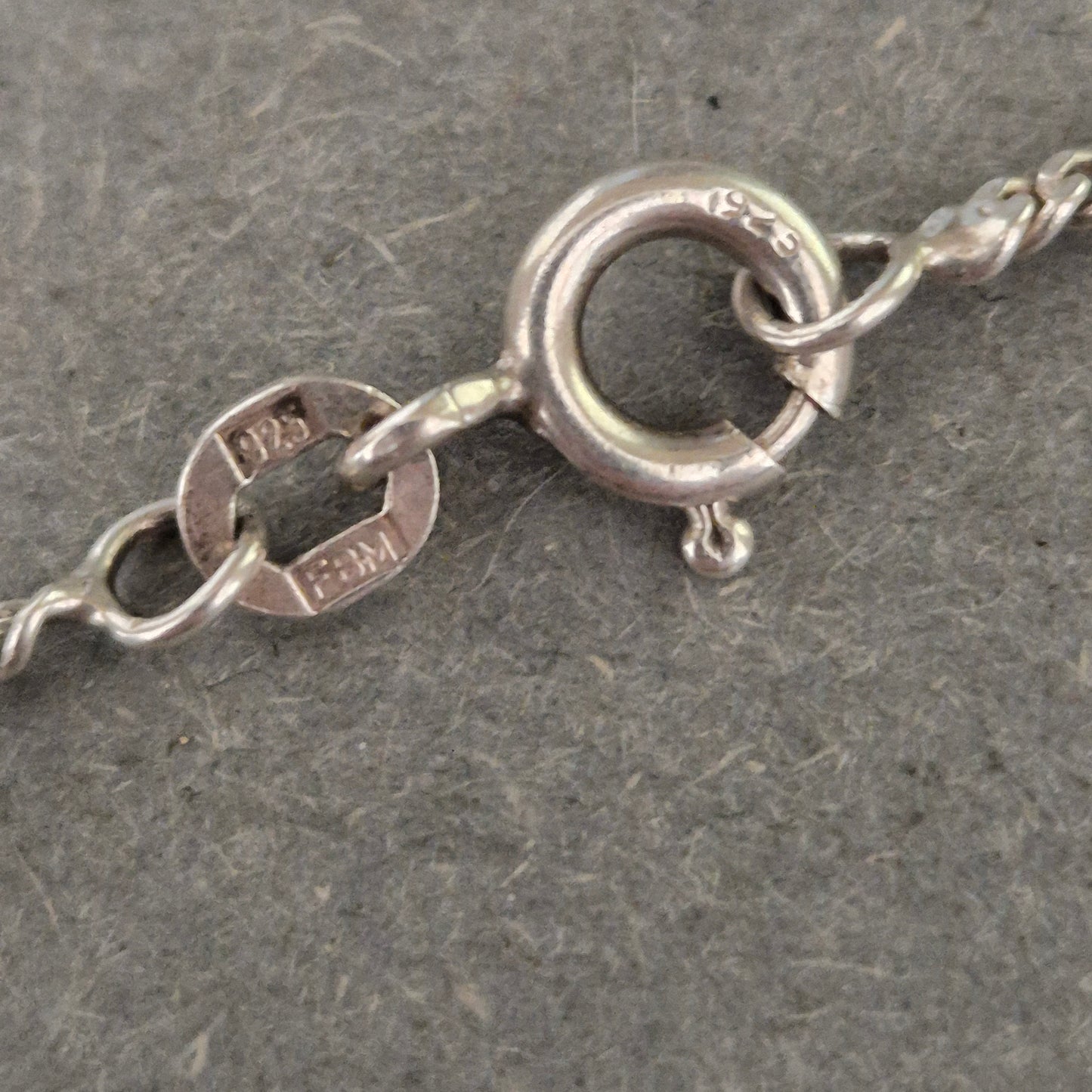 Herzkette aus 925 Silber – Romantisches Schmuckstück für jeden Tag