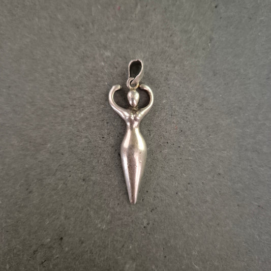 Silberanhänger Göttin – Symbol der Weiblichkeit und Kraft