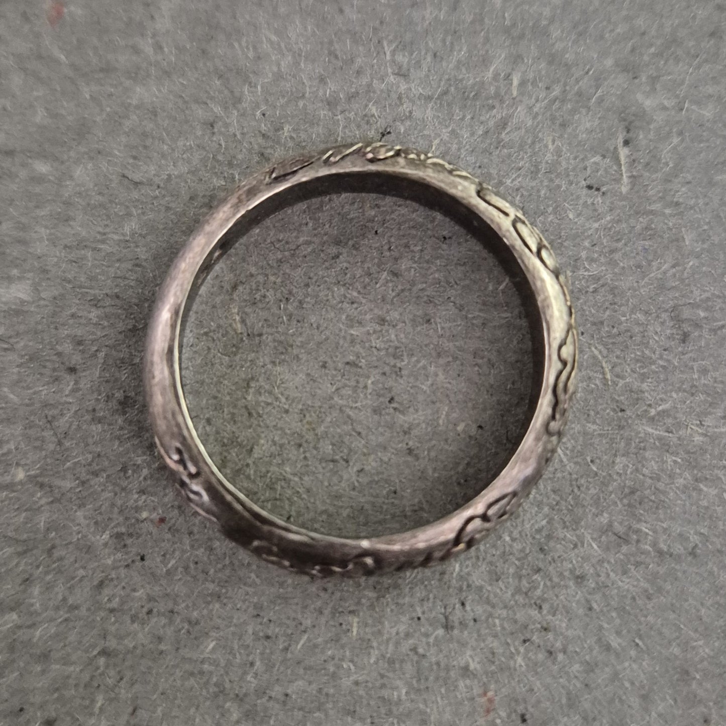 Vintage Silberring mit floralem Muster – Detailreiche Handwerkskunst